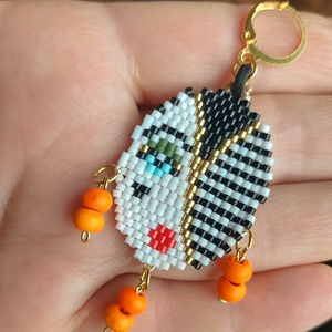 Maszk gyöngyfülbevaló  - ékszer - fülbevaló - lógó fülbevaló - Meska.hu