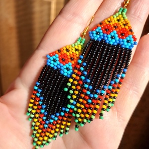 Szivárványvirágos gyöngyfülbevaló, Ékszer, Fülbevaló, Rojtos fülbevaló, Ékszerkészítés, Gyöngyfűzés, gyöngyhímzés, MESKA