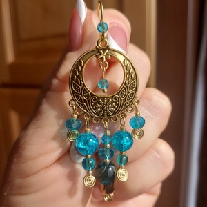 Türkizkék-arany gyöngyfülbevaló - ékszer - fülbevaló - lógó fülbevaló - Meska.hu