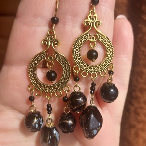 Fekete-arany gyöngyfülbevaló, Ékszer, Fülbevaló, Lógó fülbevaló, Gyöngyfűzés, gyöngyhímzés, Ékszerkészítés, MESKA