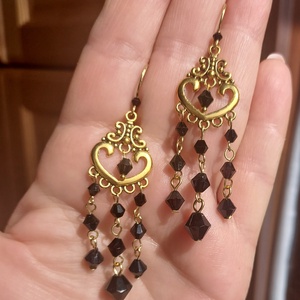 Fekete-arany gyöngyfülbevaló - ékszer - fülbevaló - lógó fülbevaló - Meska.hu