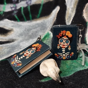 Halloween könyv fülbevaló(Frida), Ékszer, Fülbevaló, Lógó fülbevaló, Könyvkötés, MESKA