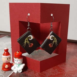 Karácsonyi fülbevaló (grincs) - ékszer - fülbevaló - lógó fülbevaló - Meska.hu