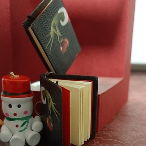 Karácsonyi fülbevaló (grincs) - ékszer - fülbevaló - lógó fülbevaló - Meska.hu