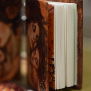 Könyv fülbevaló - ékszer - fülbevaló - lógó fülbevaló - Meska.hu