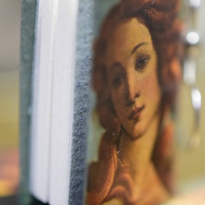 Könyv fülbevaló (Vénusz) - ékszer - fülbevaló - lógó fülbevaló - Meska.hu