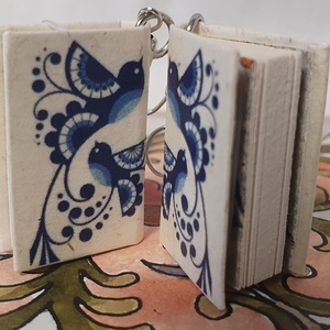 Könyv fülbevaló  - ékszer - fülbevaló - lógó fülbevaló - Meska.hu