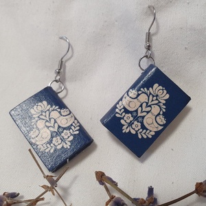 Könyv fülbevaló  - ékszer - fülbevaló - lógó fülbevaló - Meska.hu