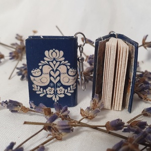 Könyv fülbevaló  - ékszer - fülbevaló - lógó fülbevaló - Meska.hu