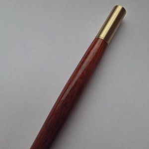 STUDIO No.2-Afrikai paduk toll, Otthon & Életmód, Papír, írószer, Ceruza & Toll, Famegmunkálás, MESKA