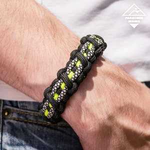 - Szalamandra - paracord karkötő -  - Meska.hu