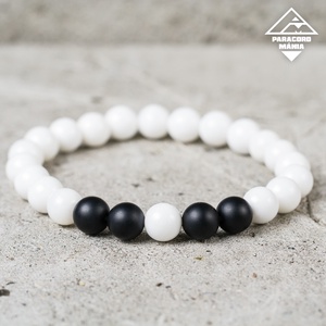 - Yin-Yang - erőt adó ásvány karkötő / ónix-kagylóhéj ásványkarkötő, unisex, női, férfi, fekete, fehér, jin-jang, gumis, Ékszer, Ékszer, Karkötő, Ásványkarkötő, Karkötő, Ásványkarkötő, Ékszerkészítés, Gyöngyfűzés, gyöngyhímzés, MESKA