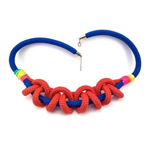 Piros a kéken paracord nyaklánc, Ékszer, Nyaklánc, Csomózás, Ékszerkészítés, MESKA