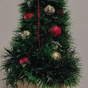 Egyedi, kézzel készült világító karácsonyi asztal dísz-piros/arany/ezüst  díszítéssel - karácsony - karácsonyi lakásdekoráció - ünnepi asztaldekoráció - Meska.hu