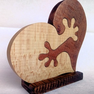 Szív alakú dekoráció, szívecske formájú puzzle fából + talp - otthon & életmód - dekoráció - dísztárgy - Meska.hu