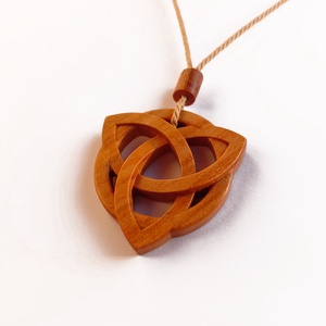 Trinity kelta csomós zsinórnyaklánc, fa triquetra kelta medál, Ékszer, Nyaklánc, Medálos nyaklánc, Famegmunkálás, Ékszerkészítés, MESKA