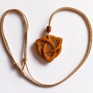 Trinity kelta csomós zsinórnyaklánc, fa triquetra kelta medál - ékszer - nyaklánc - medálos nyaklánc - Meska.hu