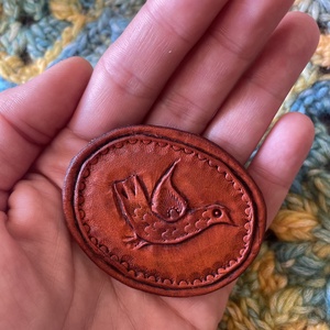 Madárkás kitűző, bross - ékszer - kitűző és bross - Meska.hu
