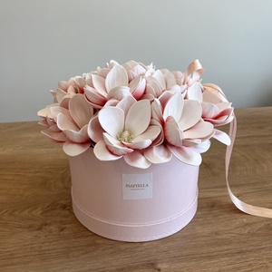 Magnólia virágdoboz ( Nagy), Otthon & Életmód, Virágdekoráció, Virágdíszek, Asztali virágdísz, Virágkötés, MESKA