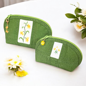 Zöld neszesszer szett sárga virág hímzéssel � tavaszi, természet ihlette ajándék, Táska & Tok, Pénztárca & Más tok, Pénztárca, Női pénztárca, Hímzés, Varrás, MESKA
