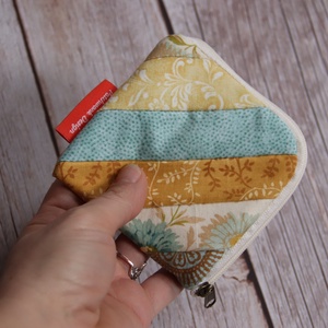 Patchwork pénztárca - kék-sárga virágmintás -1 - táska & tok - pénztárca & más tok - pénztárca - női pénztárca - Meska.hu