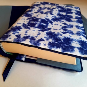 Könyvkabát - Batik (Shibori) mintás, Otthon & Életmód, Papír, írószer, Könyv- és füzetborító, Varrás, MESKA