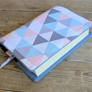 Könyvkabát - triangle / háromszöges, pasztel, Otthon & Életmód, Papír, írószer, Könyv- és füzetborító, Varrás, MESKA