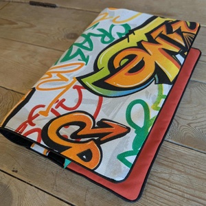 Könyvkabát - graffitis - otthon & életmód - papír, írószer - könyv- és füzetborító - Meska.hu