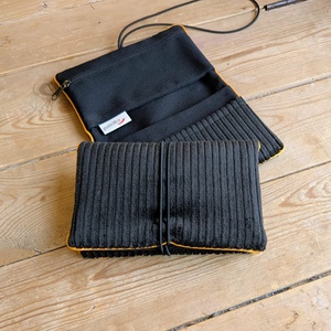 Dohánytasak - fekete kordbársony, napsárga széllel - Meska.hu