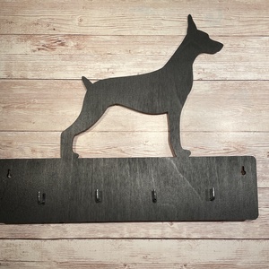 Dobermann #2 fali kulcstartó, 4 db akasztóval - névre szóló felirattal is kérhető!, Otthon & Életmód, Fali kulcstartó, Fali és függő dekoráció, Dekoráció, Famegmunkálás, Festett tárgyak, MESKA