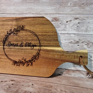 Gravírozott vágódeszka, névre szóló ajándék, ingyenes szállítással - otthon & életmód - konyhafelszerelés, tálalás - sütés, főzés - vágódeszka - Meska.hu