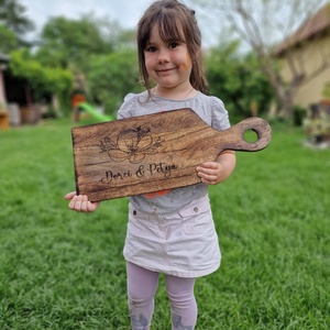 Gravírozott mangófa vágódeszka 50 x 20 cm, névre szóló ajándék, nászajándéknak - Meska.hu