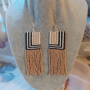 Elegáns fülbevaló., , Ékszerkészítés, Gyöngyfűzés, gyöngyhímzés, MESKA