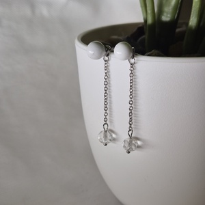 Kézzel készült nemesacél bedugós fülbevaló, Ékszer, Fülbevaló, Lógó fülbevaló, Ékszerkészítés, Egyedi, kézzel készült ezüst színű lógós, bedugós fülbevaló.

Alapanyag: nemesacél (ennek köszönhet..., MESKA