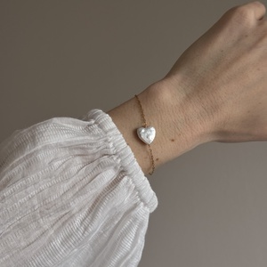 Vékony nemesacél karkötő szív alakú édesvízi gyönggyel, Ékszer, Karkötő, Lánc karkötő, , MESKA