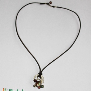 FOGLALVA - Ezüst karikák és tenyésztett édesvizi gyöngyök - bőr nyaklánc -  - Meska.hu