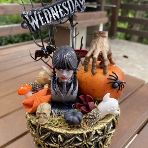 Wednesday  Halloween őszi asztal disz , Otthon & Életmód, Dekoráció, Halloween, Halloweeni ajtódíszek és ablakdíszek, Mindenmás, MESKA