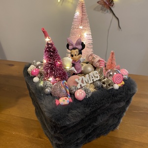 Disney Minnie karácsonyi   asztal disz , Karácsony, Karácsonyi lakásdekoráció, Karácsonyi lakásdíszek, Mindenmás, MESKA