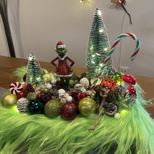 Grincs karácsonyi asztal disz  - karácsony - karácsonyi lakásdekoráció - karácsonyi lakásdíszek - Meska.hu