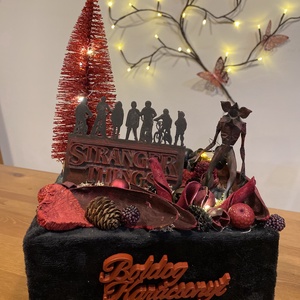 Stranger Things  asztal disz  - karácsony - adventi díszek - adventi asztaldísz - Meska.hu