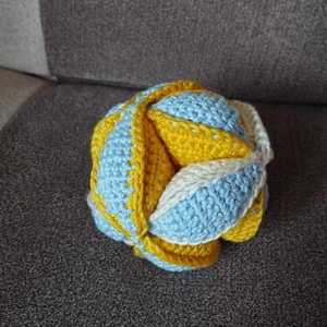 Montessori labda (Amish puzzle ball), Játék & Sport, 3 éves kor alattiaknak, Babalabda, Horgolás, Varrás, MESKA