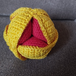 Montessori labda (Amish puzzle ball) - játék & sport - 3 éves kor alattiaknak - babalabda - Meska.hu