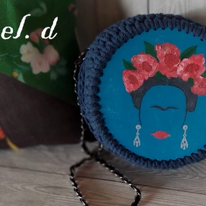 Kézzel festett Frida Kahlos macaron fazonú táska, Táska & Tok, Kézitáska & válltáska, Belső rendező, Horgolás, MESKA