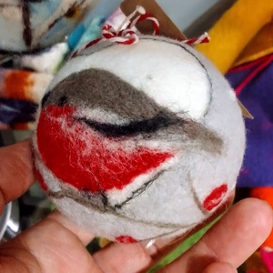 Nemezelt téli mad�rk�s gömb - karácsony - karácsonyi lakásdekoráció - karácsonyfadíszek - Meska.hu