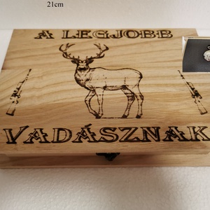 Vadászos ajándék doboz fából, egyedi, kézműves, Zsebórával - otthon & életmód - dekoráció - dísztárgy - Meska.hu