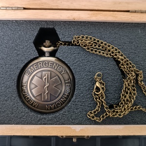 Mentős Zsebóra ajándék fa dobozban egyedi kézműves - ékszer - karóra és ékszeróra - zsebóra - Meska.hu