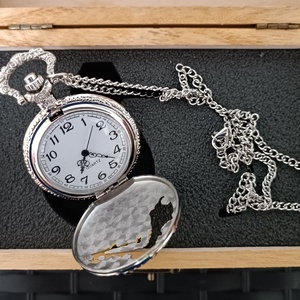 Gőzmozdonyos Zsebóra ajándék fa dobozban egyedi kézműves - ékszer - karóra és ékszeróra - zsebóra - Meska.hu