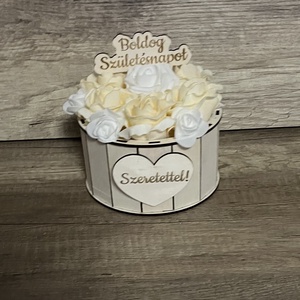 Születésnapi rózsa box, Otthon & Életmód, Dekoráció, Virágdísz és tartó, Virágbox, virágdoboz, Gravírozás, pirográfia, MESKA