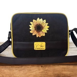 Kézzel hímzett napraforgós  PANNI váll és oldaltáska - Meska.hu