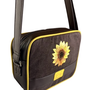 Kézzel hímzett napraforgós  PANNI váll és oldaltáska - táska & tok - kézitáska & válltáska - vállon átvethető táska - Meska.hu Kézzel hímzett napraforgós  PANNI váll és oldaltáska - táska & tok - kézitáska & válltáska - vállon átvethető táska - Meska.hu